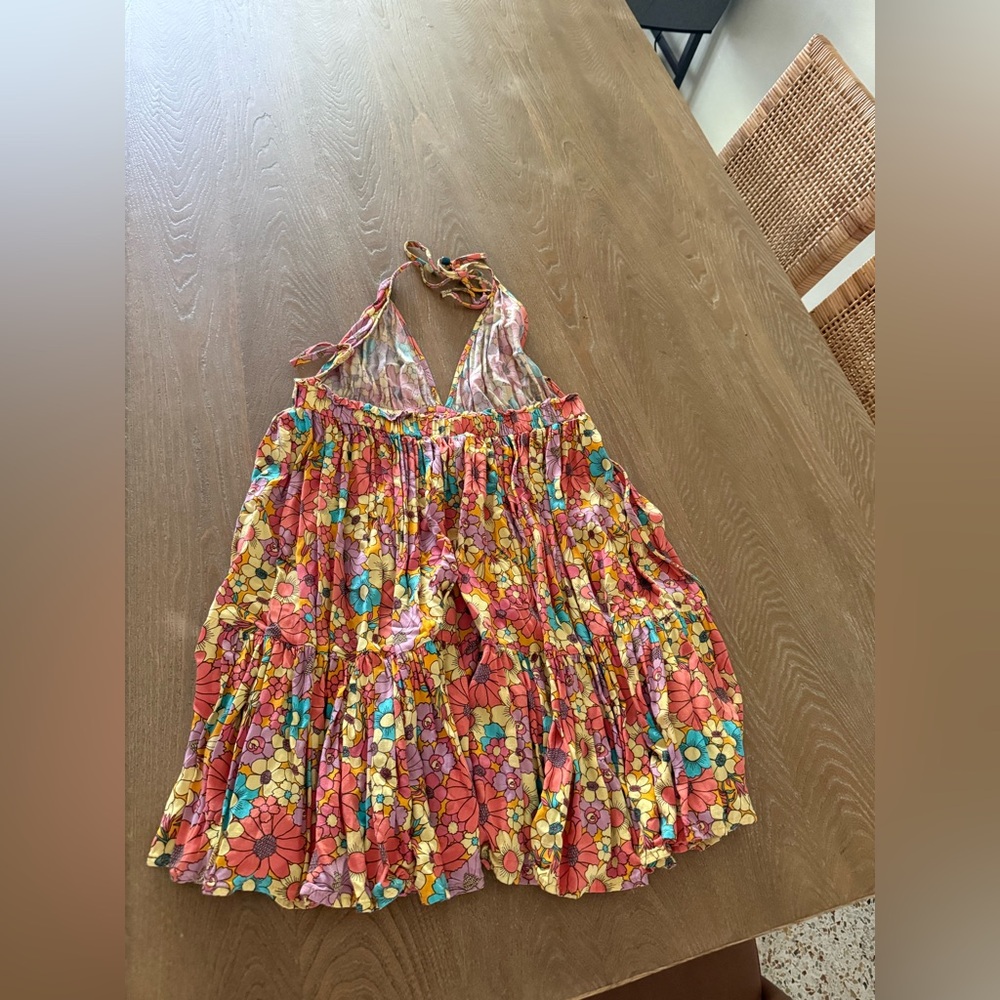 Jessica Simpson top or very short dress